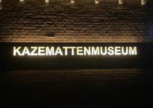 Veel bezoekers trotseren regen en wind voor nachtelijk avontuur in Kazemattenmuseum