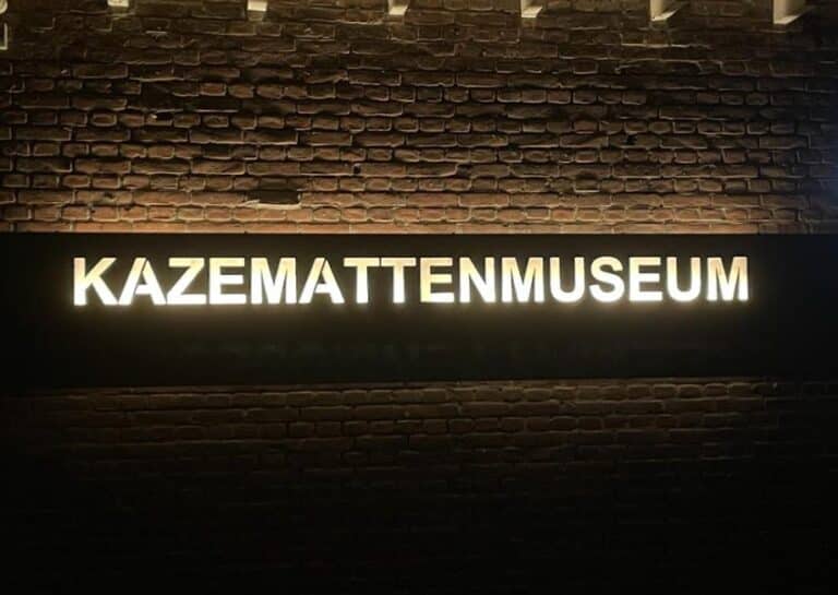 Veel bezoekers trotseren regen en wind voor nachtelijk avontuur in Kazemattenmuseum
