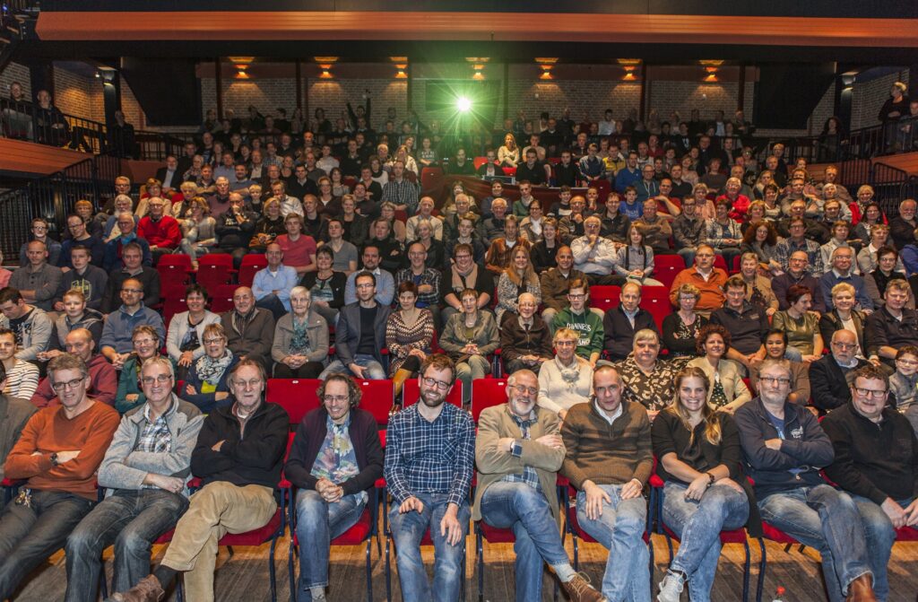 Peave voeden Scheur Theater in historische universiteitsstad