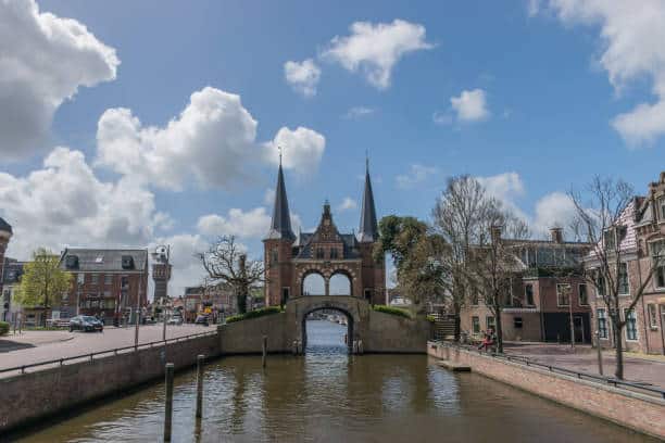 Winkelgebied Binnenstad Sneek ontvangt Keurmerk Veilig Ondernemen en 4e CCV ster