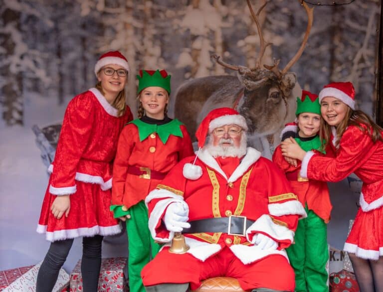 Een warm welkom voor de Kerstman met de allereerste Kerstparade tijdens XMAS SNEEK