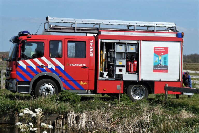 Eerste bezoekers mobiele escaperoom Brandweer Fryslân