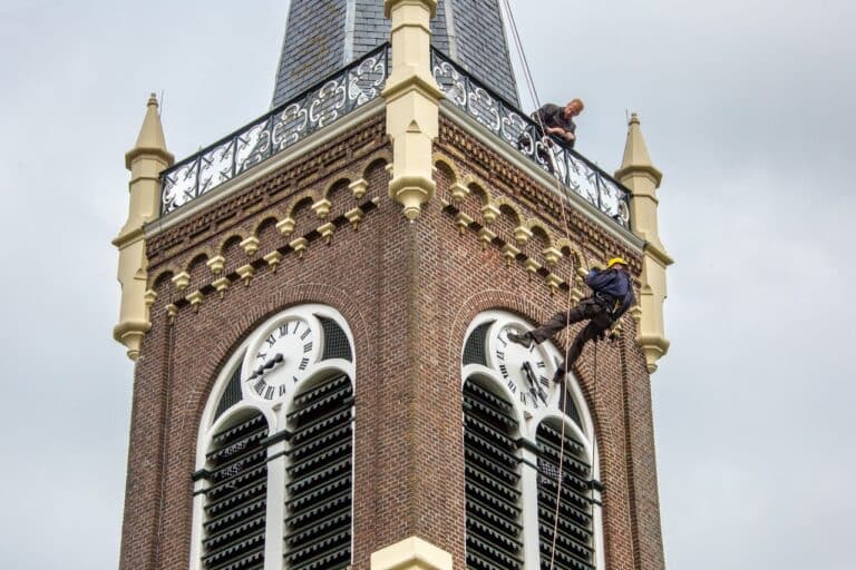 Monumentenwacht Fryslân luidt 50-jarig jubileum spectaculair in