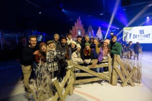 Cast Musical De Tocht schaatst 200 km Elfstedentocht in Elfstedenhal