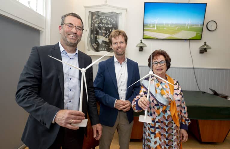 Gemeente Súdwest-Fryslân en Wetterskip Fryslân eigenaar vier windmolens bij Cornwerd