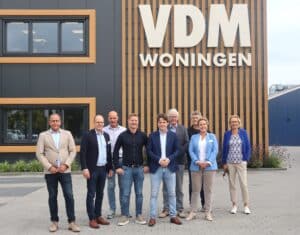 Bontenbal bezoekt geïndustrialiseerde woningfabriek VDM Woningen