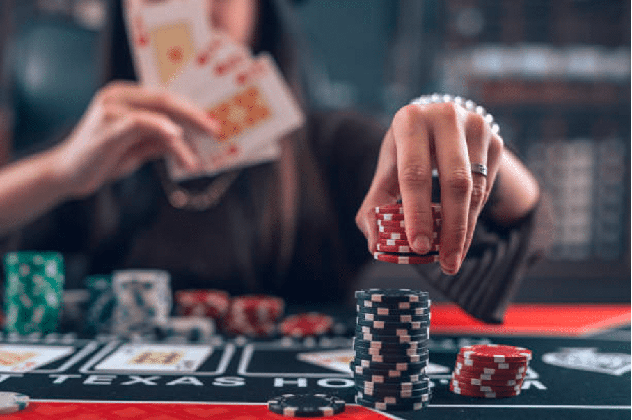 De kunst van het bluffen: de psychologie van online poker in de virtuele wereld