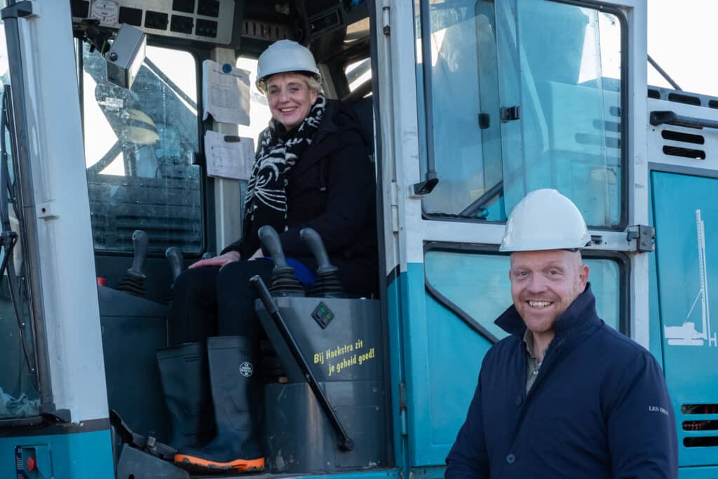 Eerste paal geslagen voor de waterwoningen Wetter Wenje in Middelsee