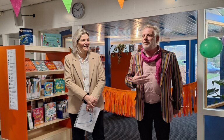 Opening schoolbibliotheek op VSO De Zwaai