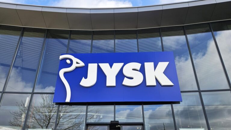 JYSK opent vernieuwde winkel in Sneek: 'Gigantische verandering'