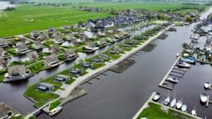 Friese Meren Villa’s opent duurzame, nieuwe docklodges