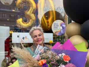 Feestelijk jubileum Douglas Sneek, Parfumerie Jolanda bestaat 30 jaar