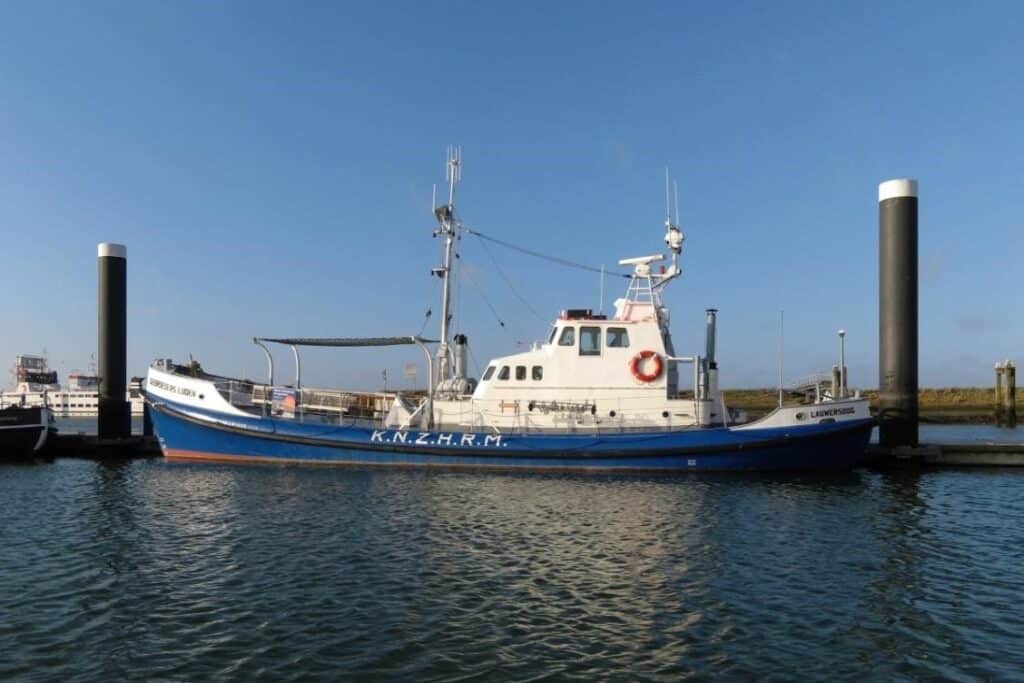 Historische reddingboten bij het Fries Scheepvaart Museum