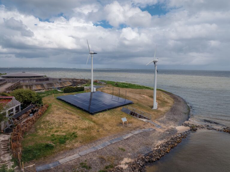 forteiland-pampus-laadstation-midden-in-het-ijmeer