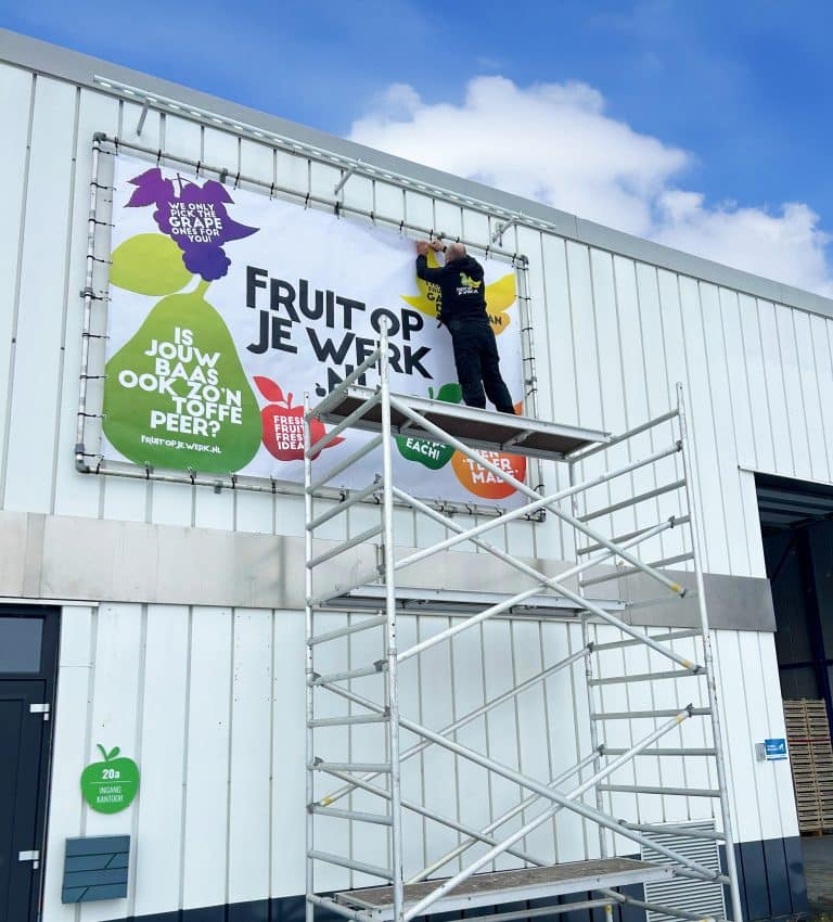 RUIT OP JE WERK, de bekende fruitleverancier voor bedrijven, scholen en zorginstellingen, heeft met trots een gloednieuwe vestiging geopend in Drachten.