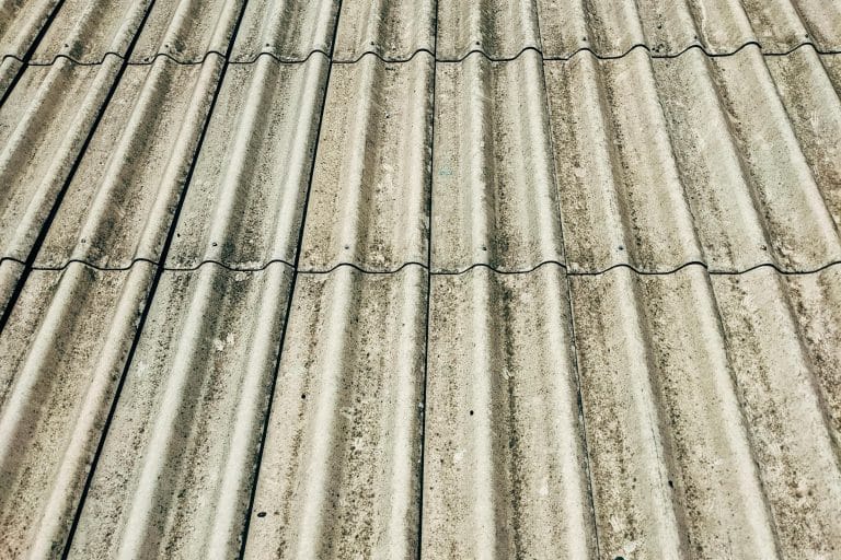 Hoe je controleert of een dak geschikt is voor vloeibare dakbedekking