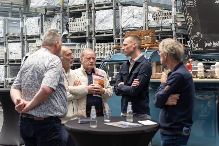 Inspiratiemiddag bij Wijnsma Kozijnen brengt techniek en samenwerking samen